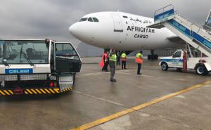 FOTO: AA / Kargo avion libijske kompanije "Afriqiyah" i